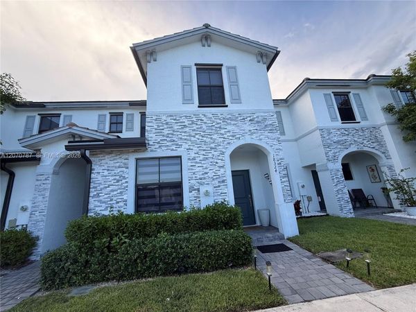 18324 SW 148th RD , Miami, FL 33187
