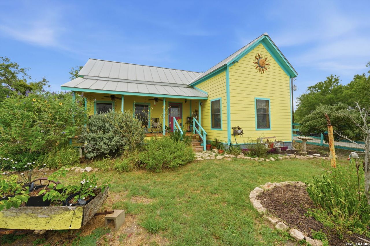 1539 County Road 188, Karnes City, TX 78118 Main Photo