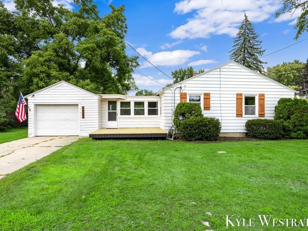 4205 Hillsdale Avenue NE, Grand Rapids, MI 49525