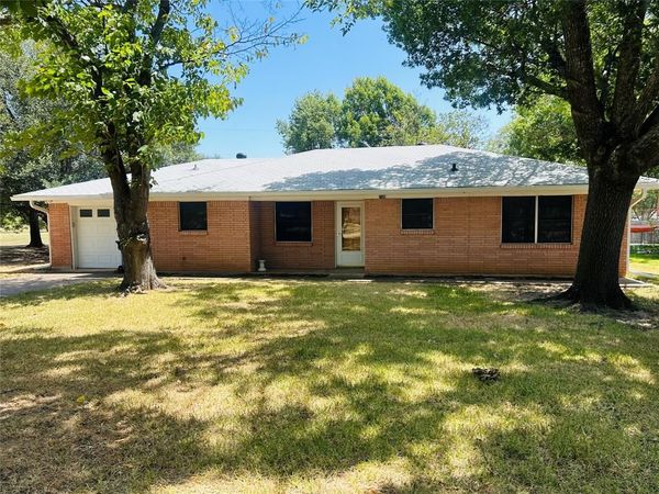 708 N Trinity Street, Whitney, TX 76692
