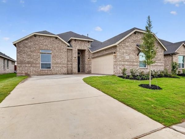 4925 ANGUS Drive, Arlington, TX 76001