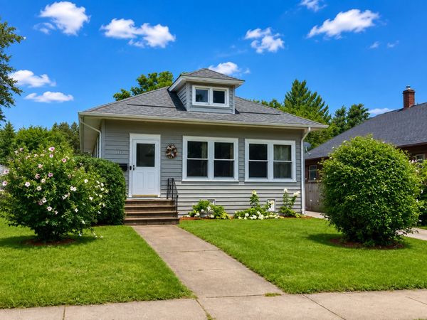 319 Oak Street , Elgin, IL 60123