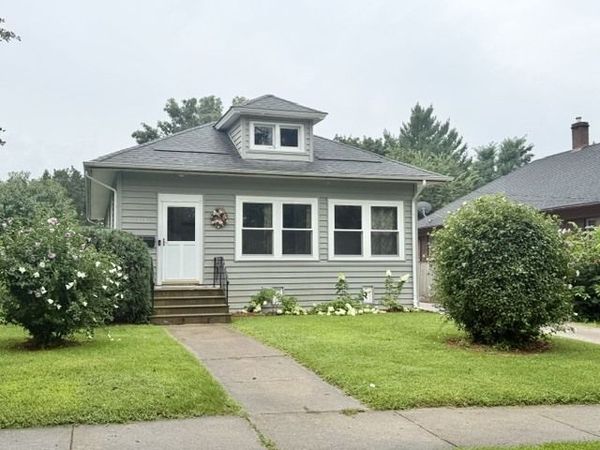 319 Oak Street , Elgin, IL 60123