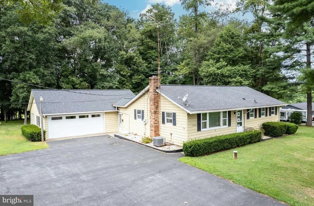 15914 DARK HOLLOW ROAD , UPPERCO, MD 21155