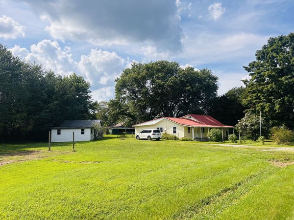 3595 Powers Bridge Rd, Manchester, TN 37355