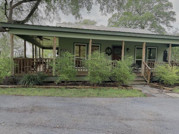 425 Willow Springs RD, Fayetteville, TX 78940