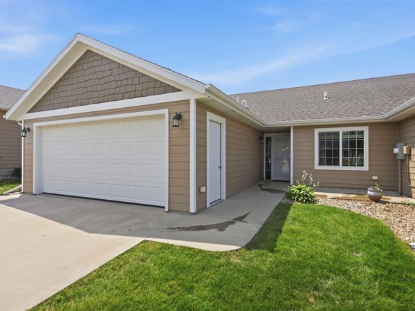 6033 W Bloomfield Pl, Sioux Falls, SD 57107