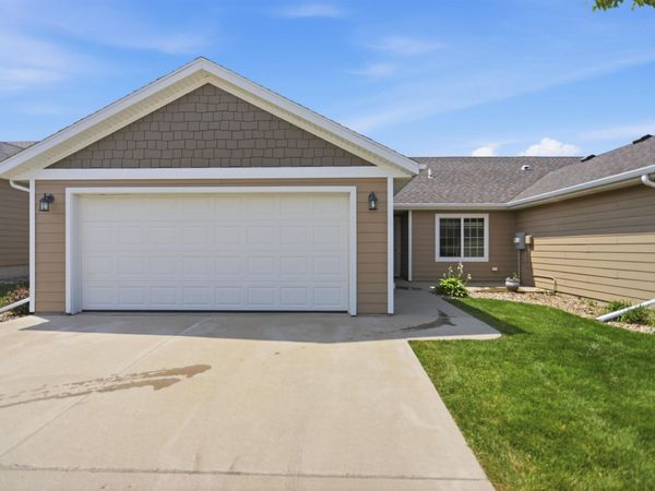 6033 W Bloomfield Pl, Sioux Falls, SD 57107