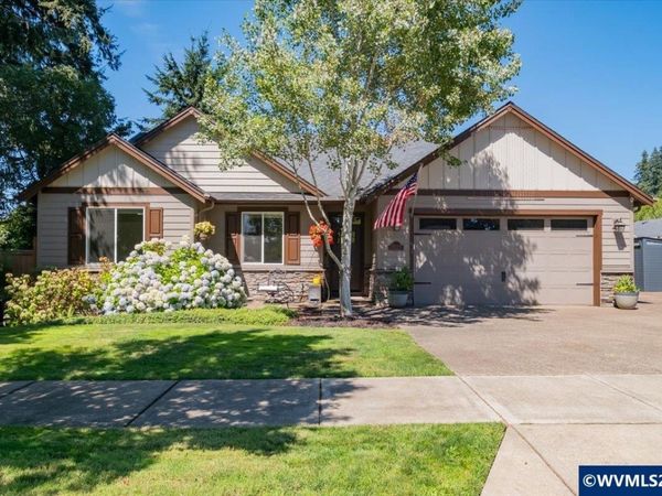1523 E Jefferson St, Stayton, OR 97383