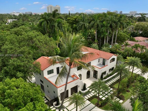 921 NE 72nd St, Miami, FL 33138