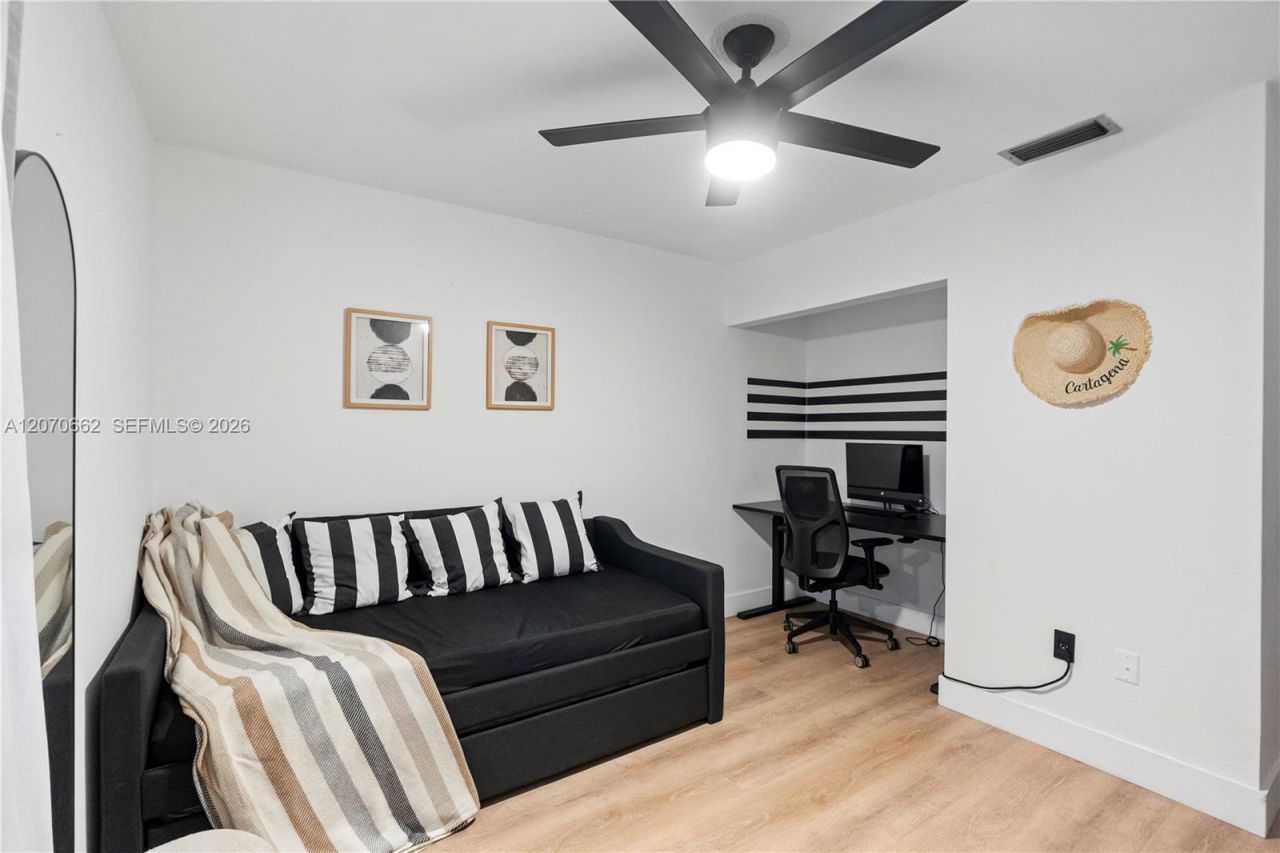 1641 NW 96th Ter, Pembroke Pines, FL 33024 Photo