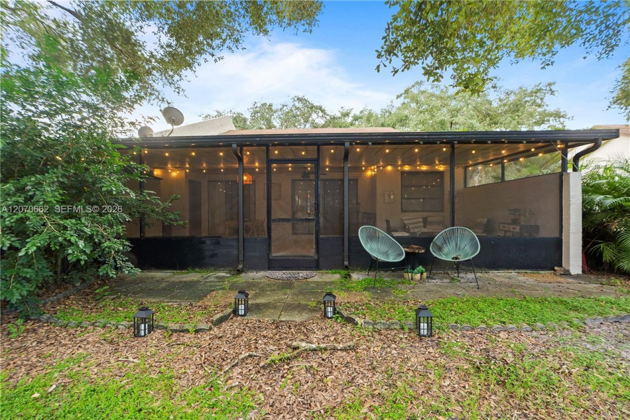 1641 NW 96th Ter, Pembroke Pines, FL 33024 Photo
