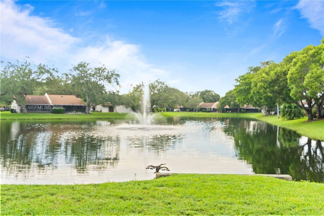 1641 NW 96th Ter, Pembroke Pines, FL 33024 Photo