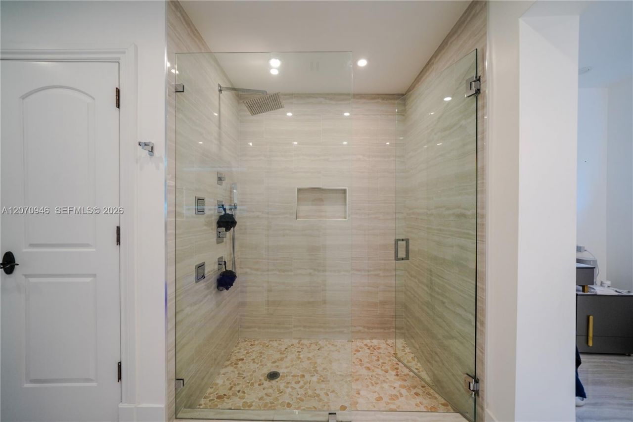 8134 Twin Lake Dr , Boca Raton, FL 33496 Photo