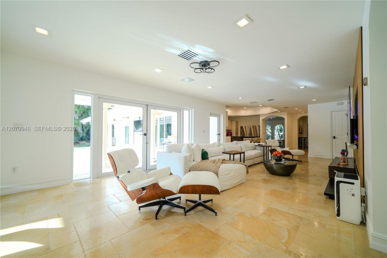 8134 Twin Lake Dr , Boca Raton, FL 33496 Photo