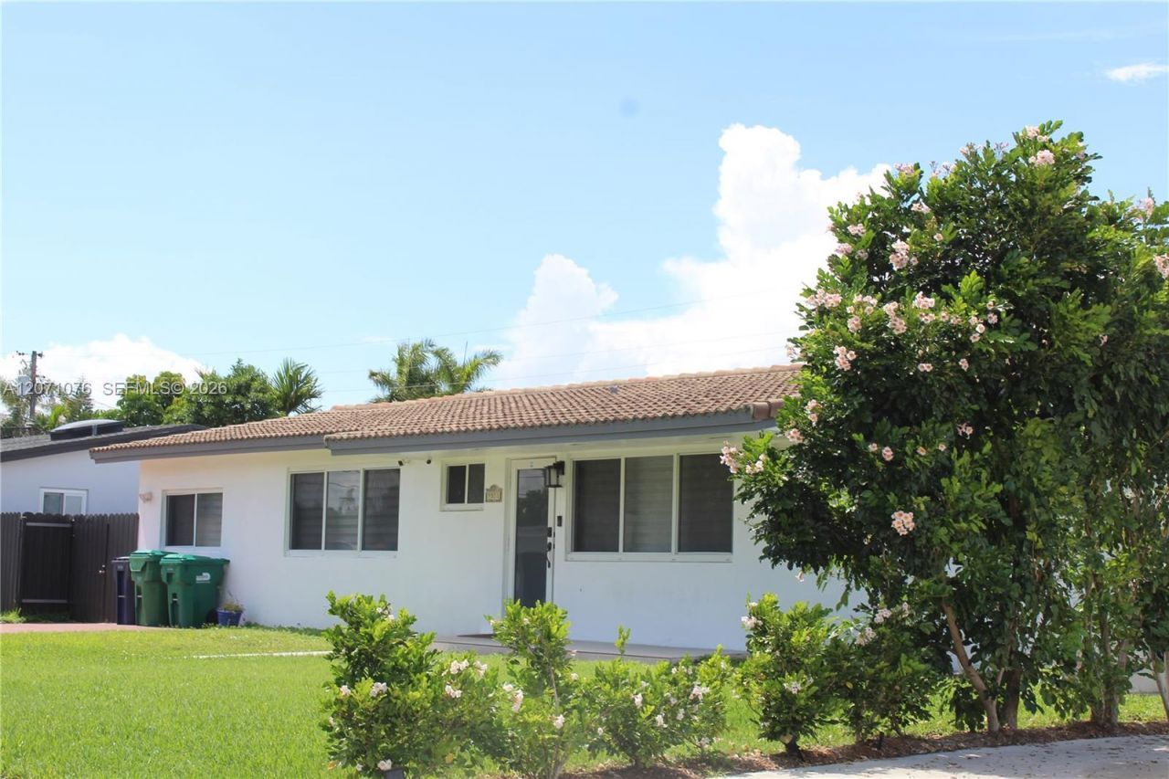 9551 SW 49th St, Miami, FL 33165 Photo
