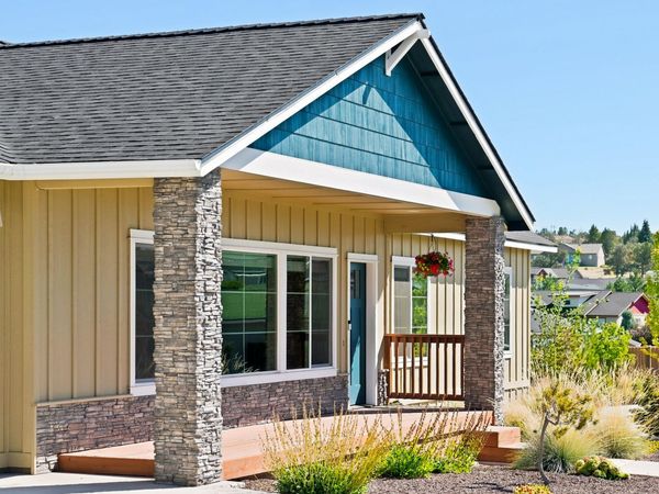 4809 SW Yew Place, Redmond, OR 97756