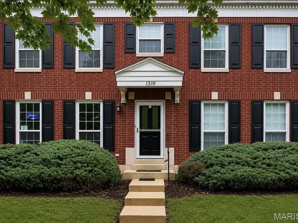 1319 Parkview Estates Drive , Ellisville, MO 63021