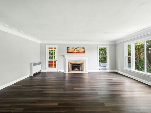 770 Viking Drive E, Maplewood, MN 55117