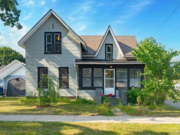 204 Oakland Street, Holly Village, Mi 48442