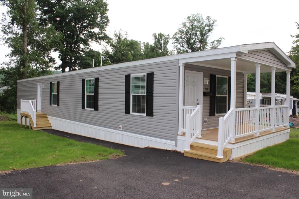 176 W WICONISCO AVENUE, TOWER CITY, PA 17980