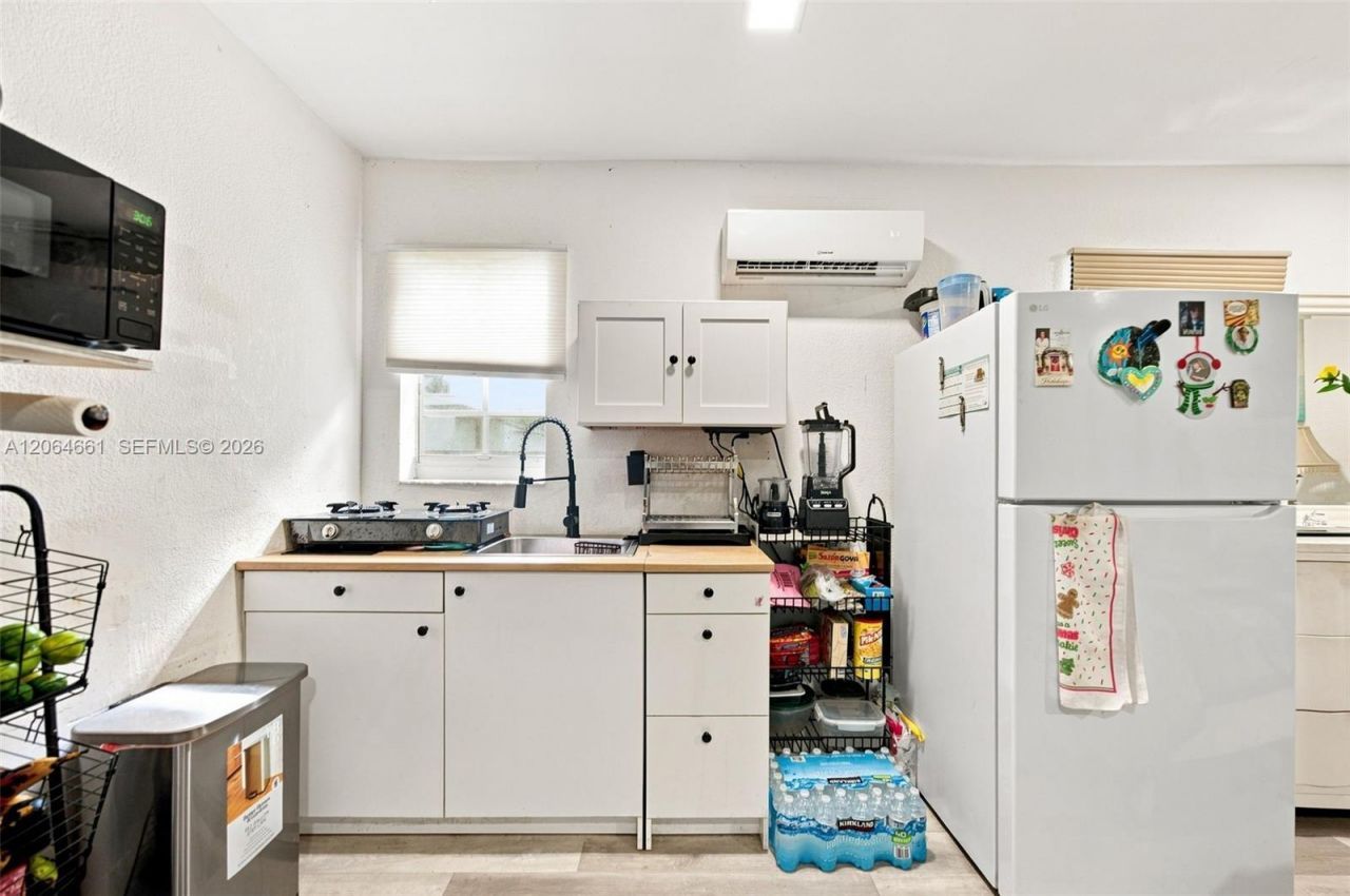 240 Carlisle Dr , Miami Springs, FL 33166 Photo