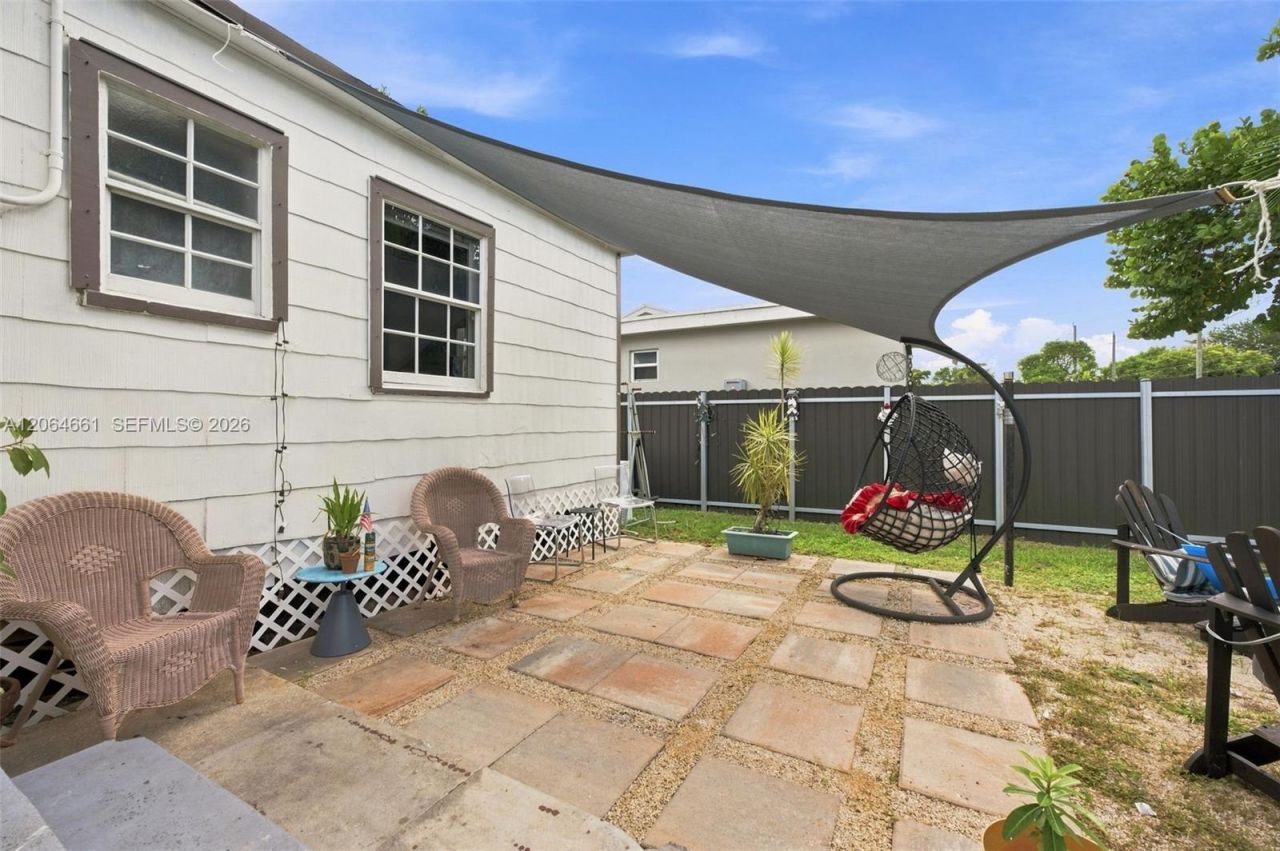 240 Carlisle Dr , Miami Springs, FL 33166 Photo
