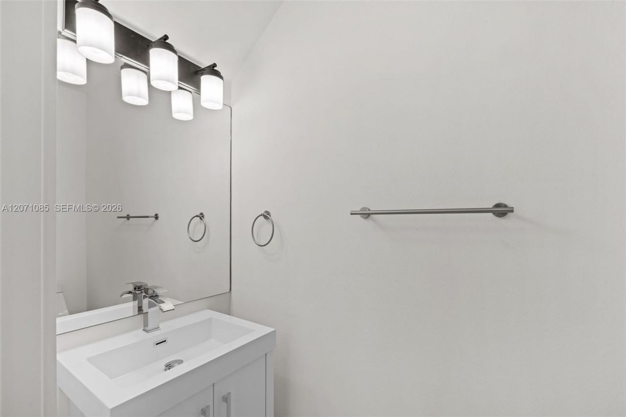 12133 SW 3rd St, Unit 12133, Pembroke Pines, FL 33025 Photo
