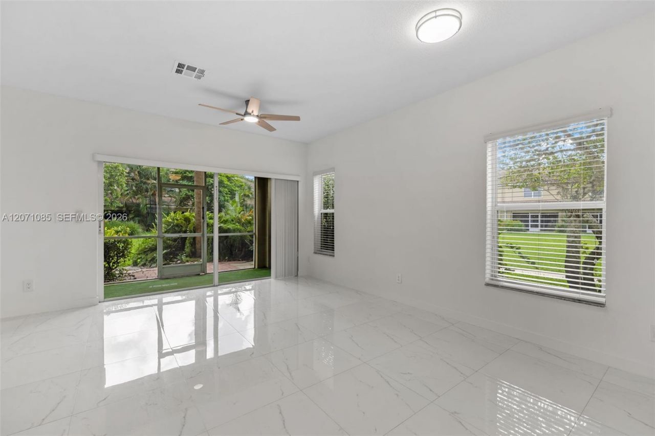 12133 SW 3rd St, Unit 12133, Pembroke Pines, FL 33025 Photo