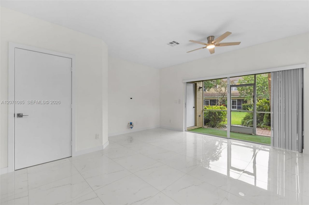 12133 SW 3rd St, Unit 12133, Pembroke Pines, FL 33025 Photo