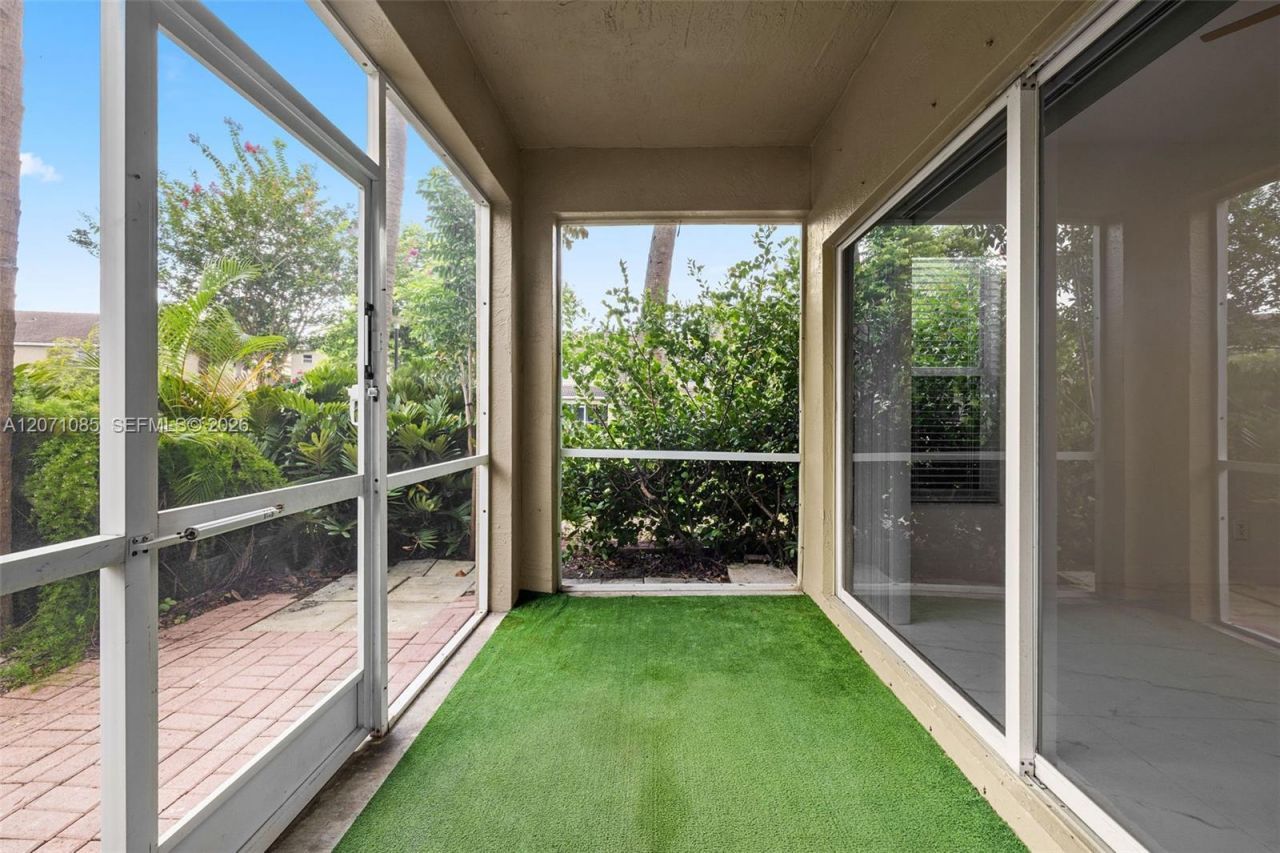 12133 SW 3rd St, Unit 12133, Pembroke Pines, FL 33025 Photo