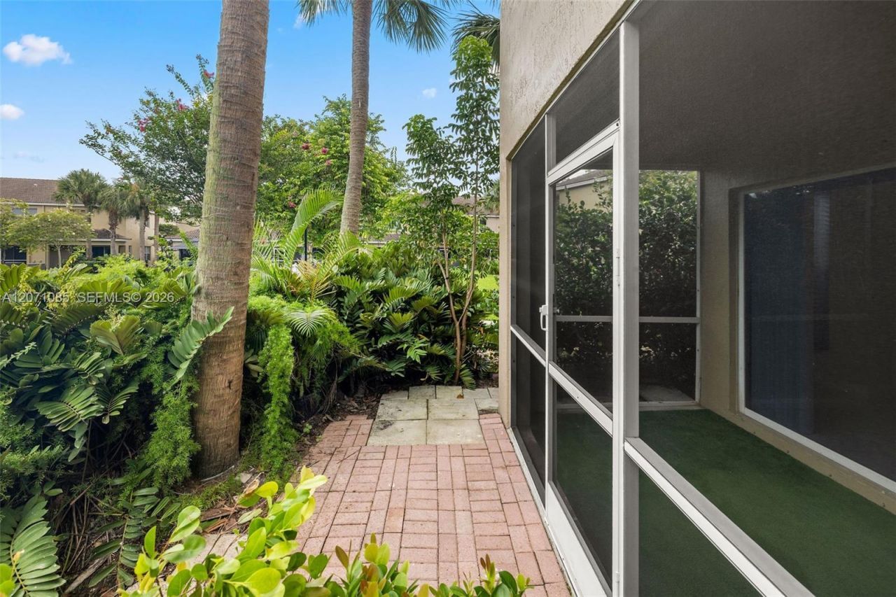 12133 SW 3rd St, Unit 12133, Pembroke Pines, FL 33025 Photo