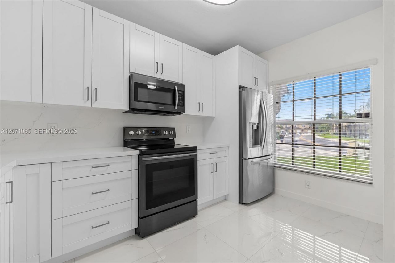 12133 SW 3rd St, Unit 12133, Pembroke Pines, FL 33025 Photo