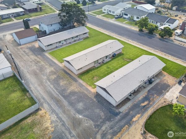 1137 1139 Cascade Avenue , Moses Lake, WA 98837