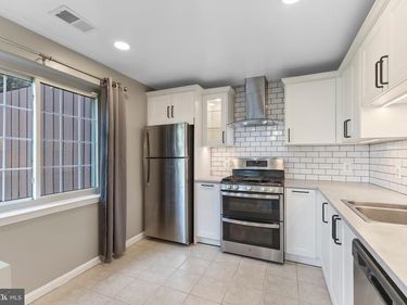 8244 CATBIRD CIRCLE, Unit 101, LORTON, VA 22079