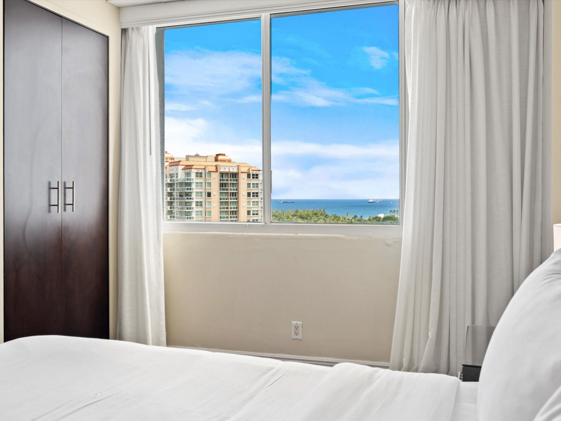 2670 E Sunrise Boulevard, Unit 1418, Fort Lauderdale, FL 33304 Photo