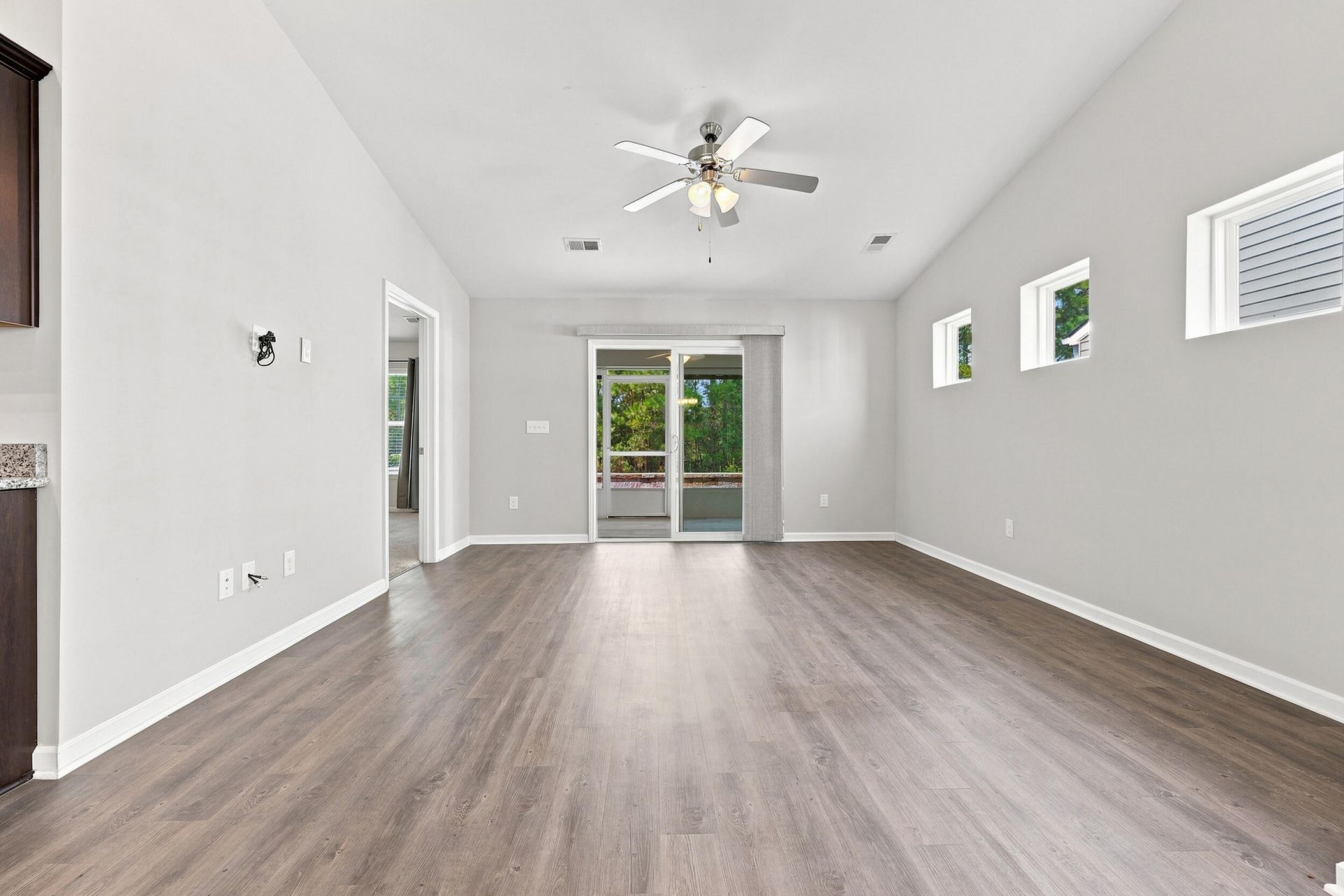 4432 Livorn Loop Photo 10