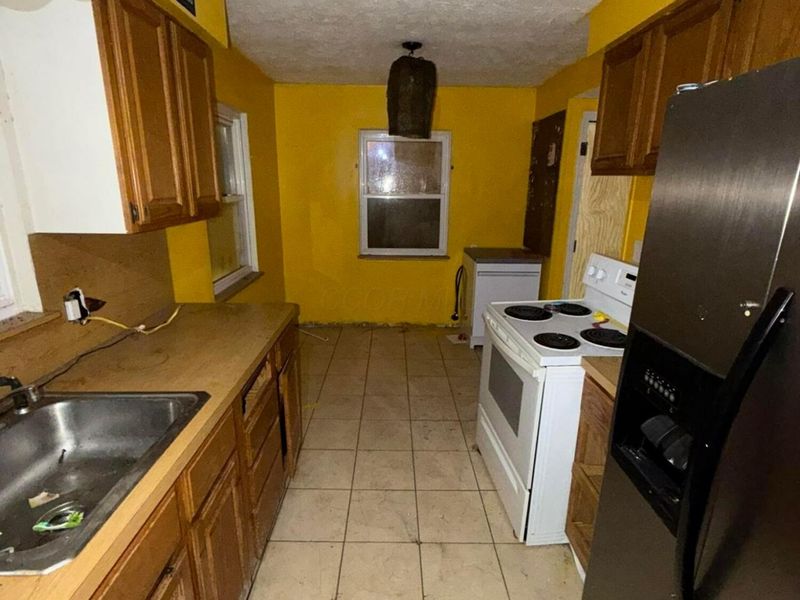 1278 E Kenworth Road, Columbus, OH 43224 Photo 11