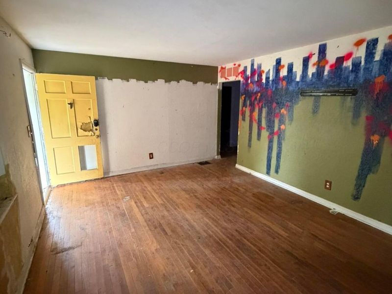 1278 E Kenworth Road, Columbus, OH 43224 Photo 7