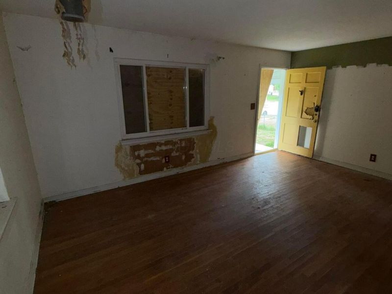 1278 E Kenworth Road, Columbus, OH 43224 Photo 8
