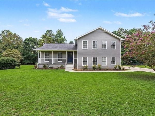 125 Beacon Drive , Fayetteville, GA 30215