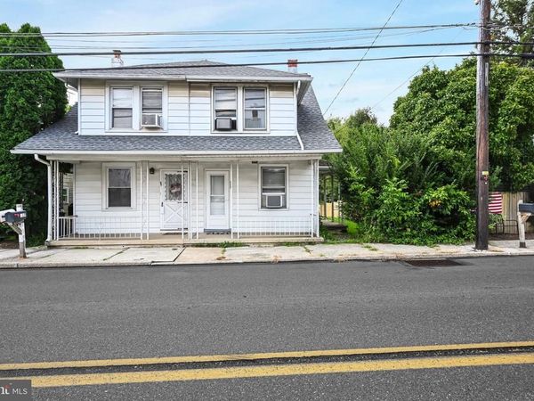 117 W MAIN STREET , NEWMANSTOWN, PA 17073