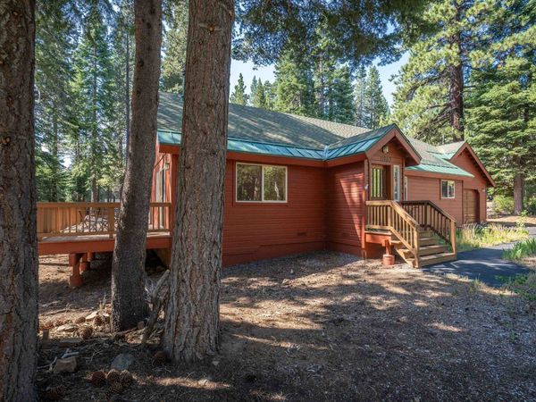 11967 Snowpeak Way , Truckee, CA 96161