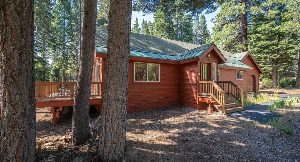 11967 Snowpeak Way , Truckee, CA 96161 Photo