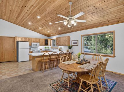 11967 Snowpeak Way , Truckee, CA 96161 Photo