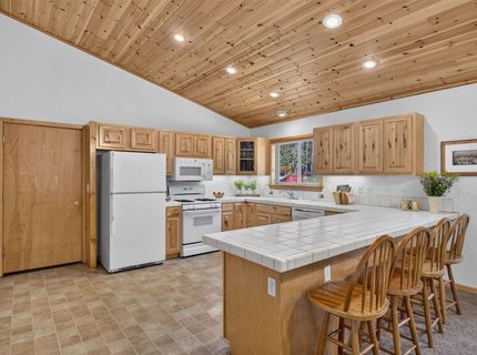 11967 Snowpeak Way , Truckee, CA 96161 Photo