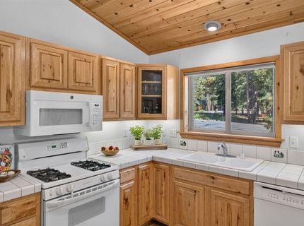 11967 Snowpeak Way , Truckee, CA 96161 Photo