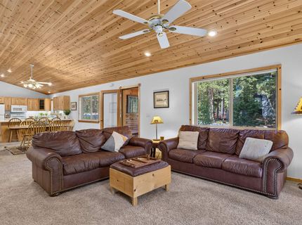 11967 Snowpeak Way , Truckee, CA 96161 Photo