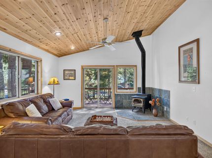 11967 Snowpeak Way , Truckee, CA 96161 Photo
