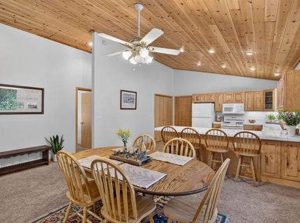 11967 Snowpeak Way , Truckee, CA 96161 Photo